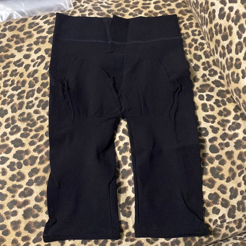 NWT Leonisa Super Comfy Compression Butt Lifting Shape Wear